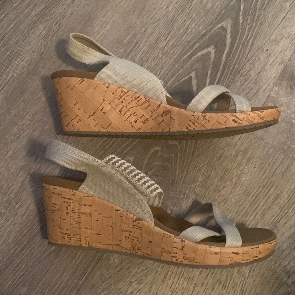 Sketchers grey size 8 never worn